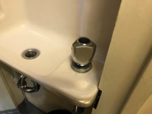 港区赤坂の韓国料理店韓一館様にDr.CU抗菌フィルム｢アッキラー｣。アッキラーは簡単にカット出来て貼り付け出来る抗菌フィルムです。国内外の検査機関でテスト済みです。菌の減少率99%以上。ウイルスにも大きく効果があります。Dr.CU抗菌銅フィルム｢アッキラー｣はコロナ対策に非常に有効で弊社のステライザと併せてコロナ対策に人気の製品です今までの空気清浄機では出来なかった空気清浄機を超えたステライザ。空気清浄機の比になりません。コロナや花粉症にも有効です