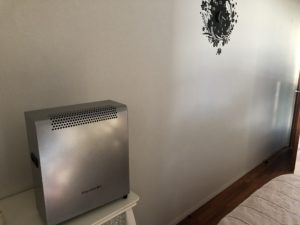 高級クラブにステライザが導入されました。今までの空気清浄機では出来なかった空気清浄機を超えたステライザ。空気清浄機の比になりません。空気清浄機を越えた強力な空間除菌のステライザ。安全性を求め効果抜群でウイルス対策、新型コロナウイルス対策、インフルエンザ対策に人気です。ステライザは匂い、有害粒子、ウイルス、細菌を一掃します。補助金も対応しプラズマクラスターやナノイーよりも効果があります（当社実験）株式会社ライブ