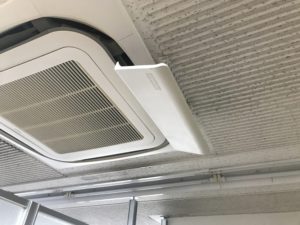 Dr.CU抗菌フィルム｢アッキラー｣。アッキラーは簡単にカット出来て貼り付け出来る抗菌フィルムです。国内外の検査機関でテスト済みです。菌の減少率99%以上。ウイルスにも大きく効果があります。Dr.CU抗菌銅フィルム｢アッキラー｣はコロナ対策に非常に有効で弊社のステライザと併せてコロナ対策に人気の製品です。今までの空気清浄機では出来なかった空気清浄機を超えたステライザ。空気清浄機の比になりません。